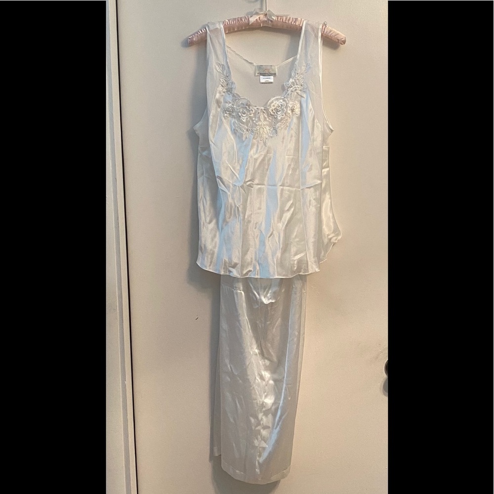 Alexandra Nicole Beaded Lounge Wear Size L NWOT
